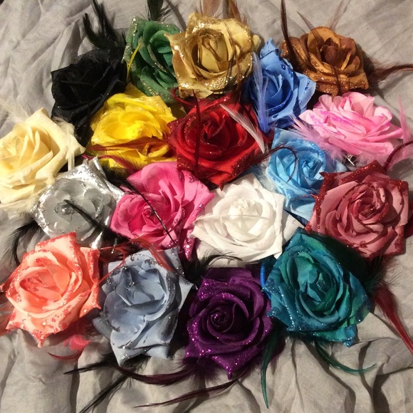 🌸CREAM TAN IVORY HAIR FLOWER ROSE PIN UP CLIP LUV - Picture 3 of 5